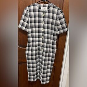 Santa Fe women’s size 10 Black and White Checkered Button-Up sheath dress.